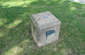 Plaque géodésique