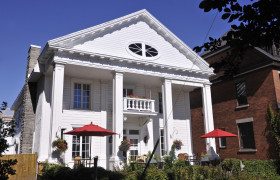 Ancien Institut d'artisans et association de bibliothèque