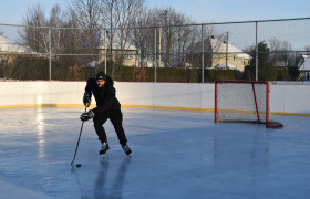 Homme qui fait du Hockey